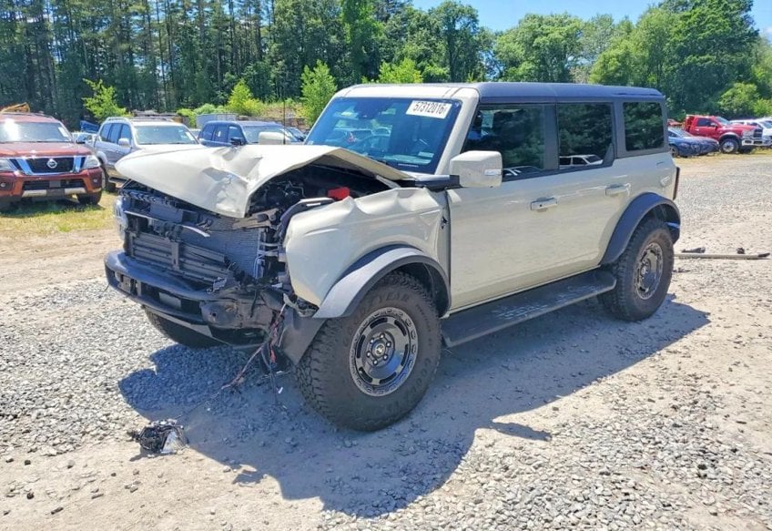 2025 Ford Bronco Outer Banks - 1FMEE8BH2SLB80653 photo 2