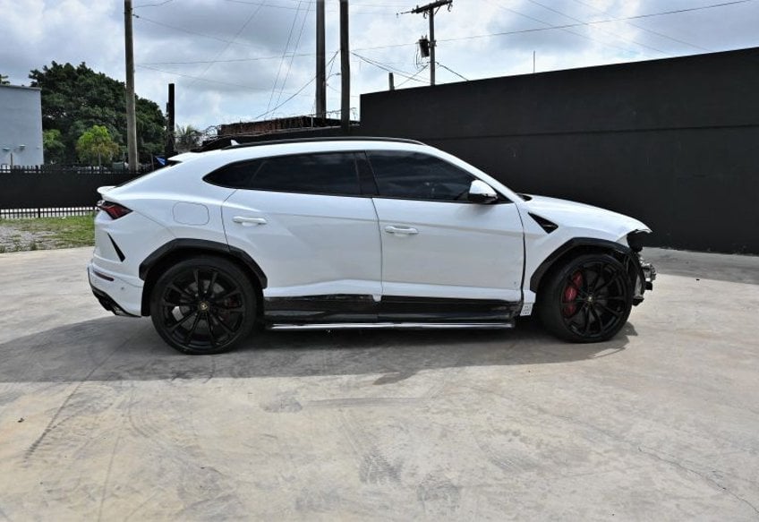 2019 Lamborghini Urus Sport Utility 4D - ZPBUA1ZL7KLA04560 photo 6