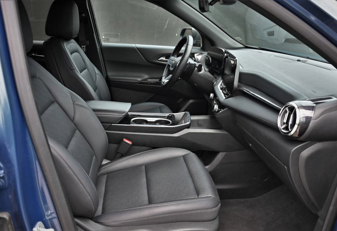 2025 Chevrolet Equinox LT - 3GNAXHEG3SL163565 photo 36
