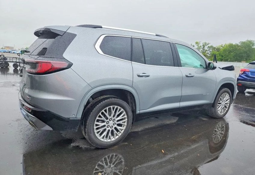 2024 GMC Acadia Denali - 1GKENLKS6RJ182550 photo 3