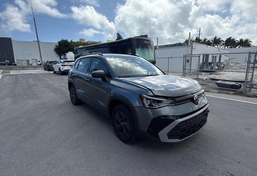 2025 Volkswagen Taos S - 3VV5C7B28SM037433 photo 2