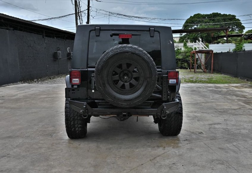 2017 Jeep Wrangler Unlimited Sport - 1C4BJWDG9HL639634 photo 8