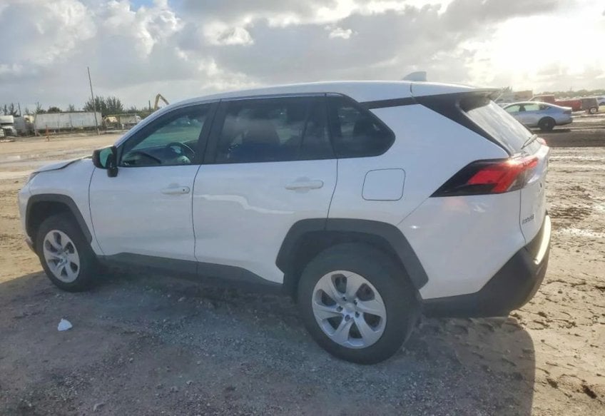 2024 Toyota RAV4 LE - 2T3H1RFV2RW316113 photo 3