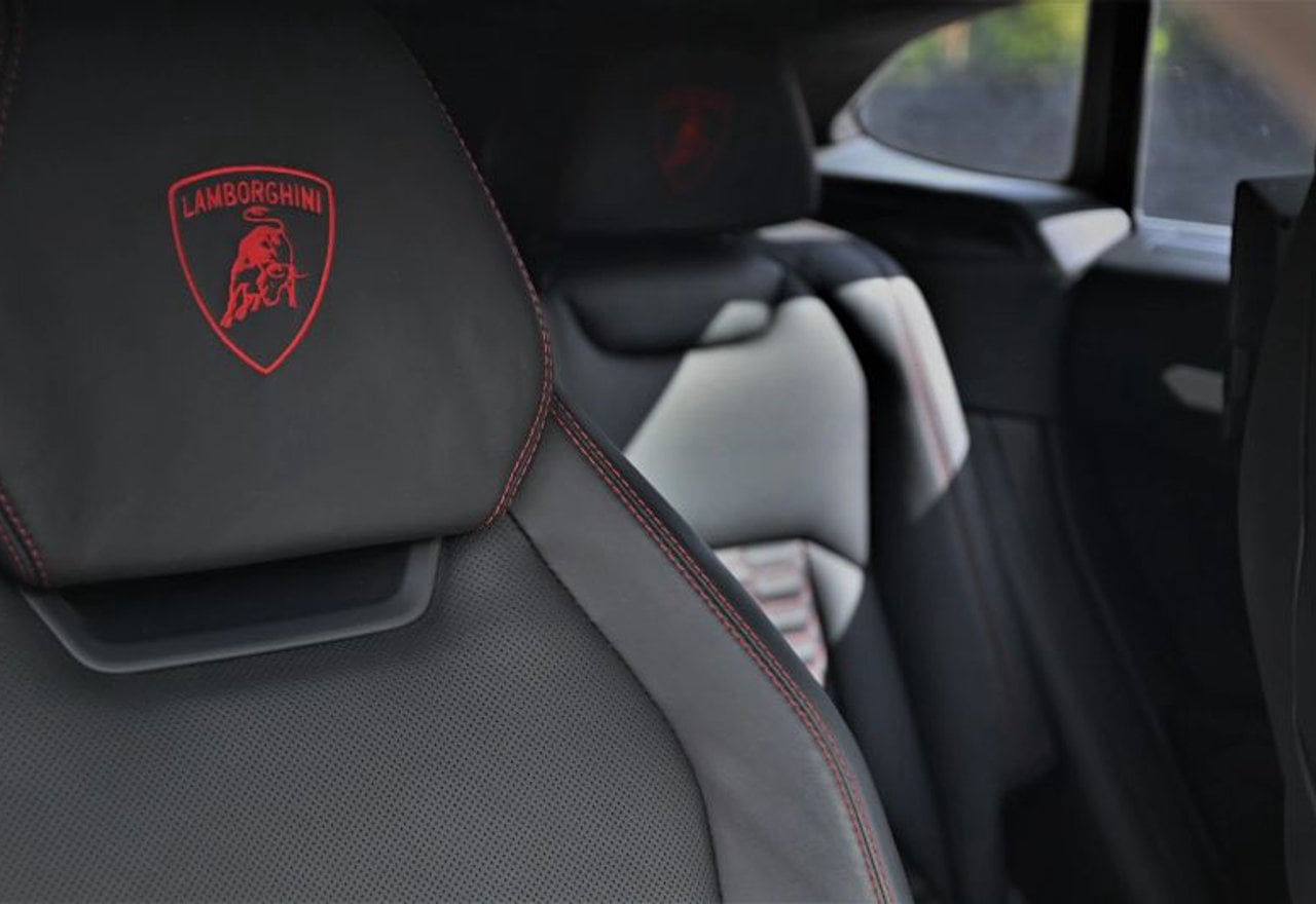 2019 Lamborghini Urus Sport Utility 4D - ZPBUA1ZL7KLA04560 photo 32
