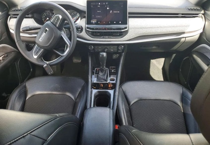 2023 Jeep Compass Latitude - 3C4NJDBN0PT559841 photo 8