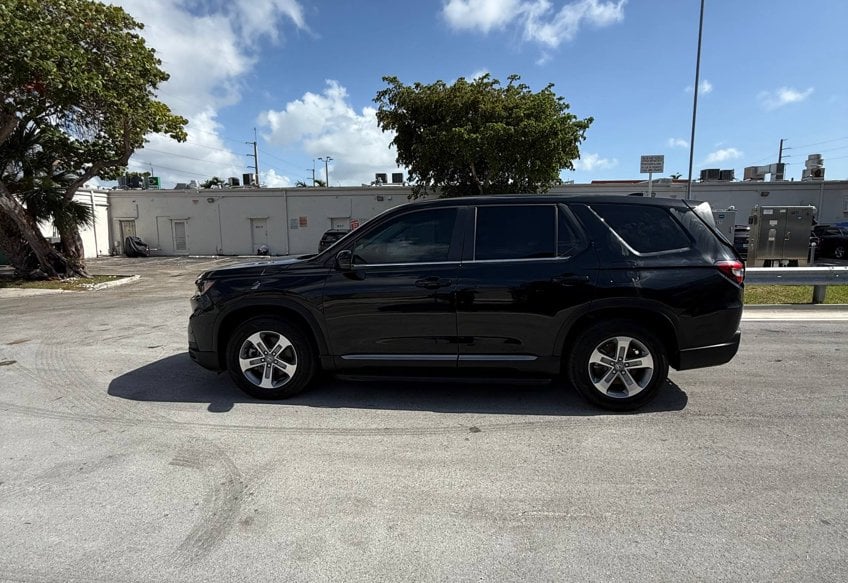 2025 Honda Pilot EX-L - 5FNYG2H42SB018649 photo 6
