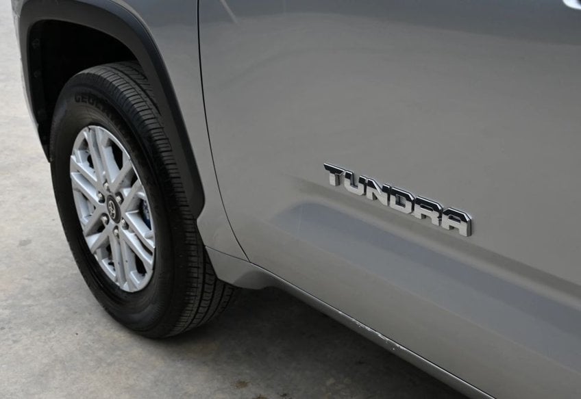 2025 Toyota Tundra SR5 - 5TFLA5AB5SX045131 photo 8