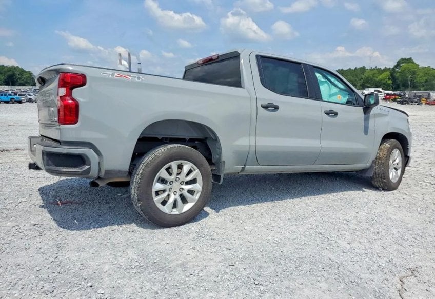 2025 Chevrolet Silverado 1500 Custom - 1GCPKBEK5SZ221171 photo 3