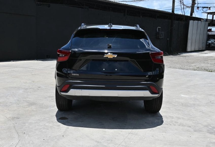 2025 Chevrolet Trax LT - KL77LHEP3SC172340 photo 8