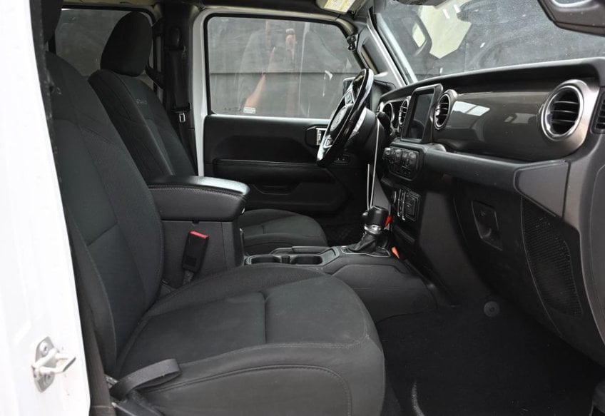 2020 Jeep Gladiator Overland - 1C6HJTFG3LL198931 photo 18