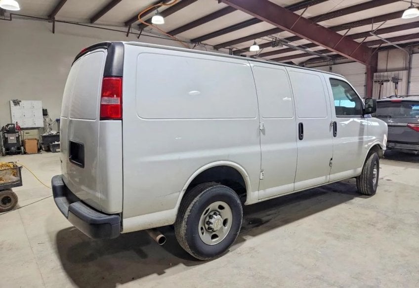 2023 Chevrolet Express 2500 - 1GCWGAFP0P1259348 photo 3