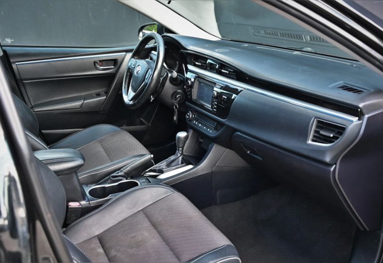 2015 Toyota Corolla S Sedan 4D - 2T1BURHE2FC407821 photo 31