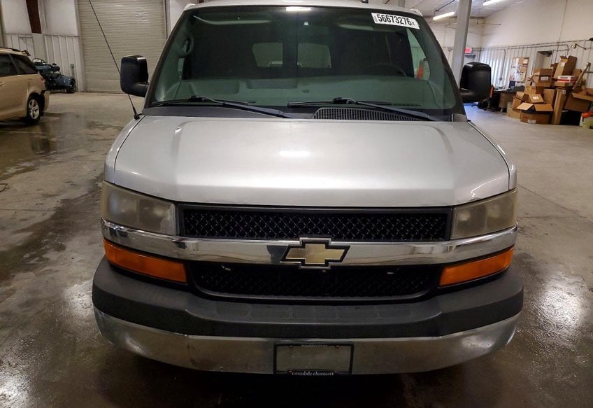 2011 Chevrolet Express LT 3500 - 1GAZG1FG1B1127939 photo 5