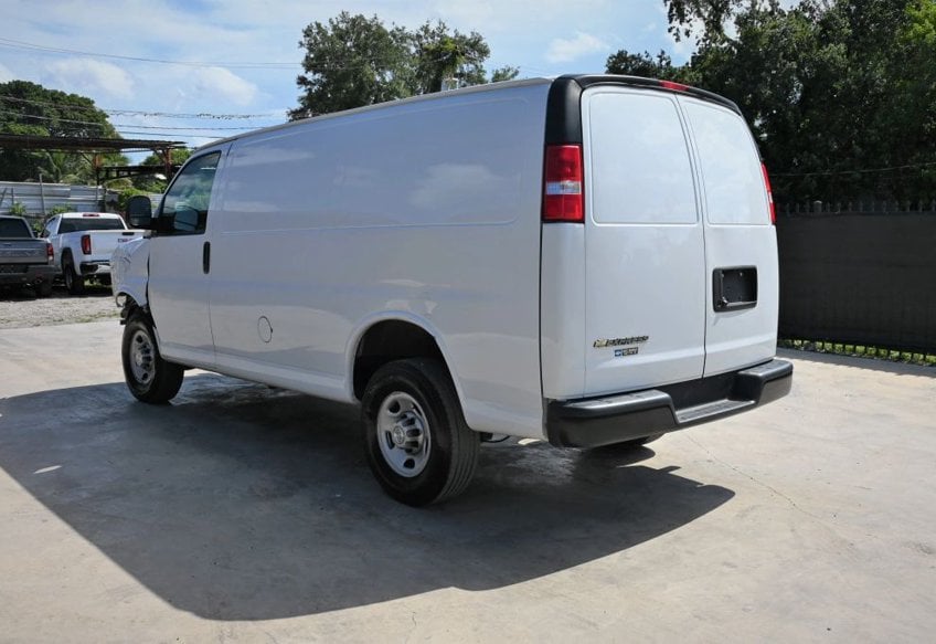 2023 Chevrolet Express 2500 - 1GCWGAFP0P1259348 photo 4