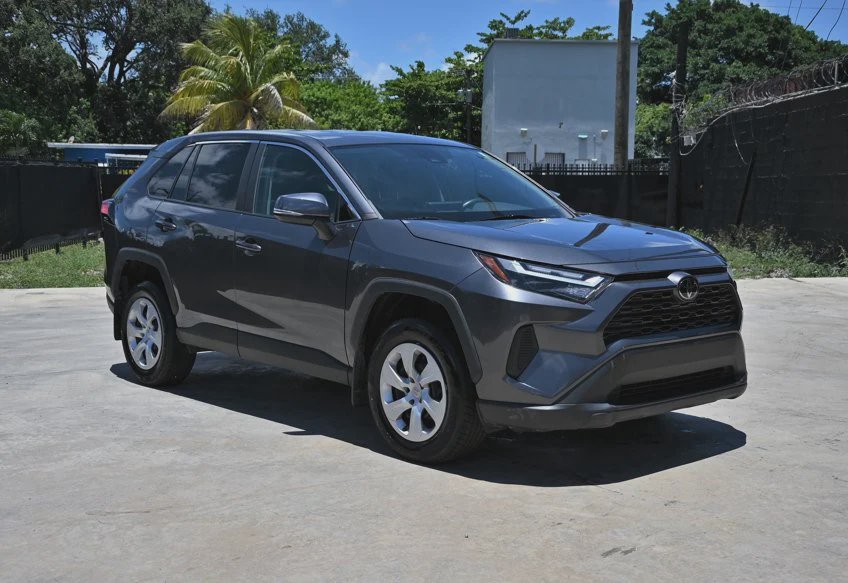 2024 Toyota RAV4 LE - 2T3K1RFV0RC302881 photo 1