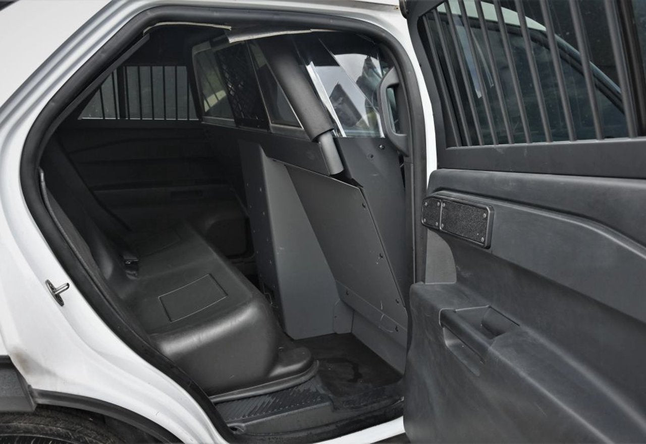 2020 Ford Explorer Police Interceptor Utility - 1FM5K8AB2LGD00175 photo 27