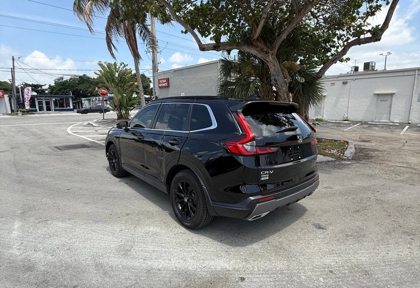 2024 Honda CR-V Hybrid Sport-L - 7FARS6H85RE070109 photo 3