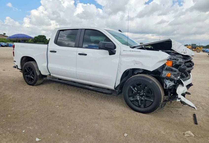 2025 Chevrolet Silverado 1500 Custom - 3GCPABEK0SG261600 photo 2