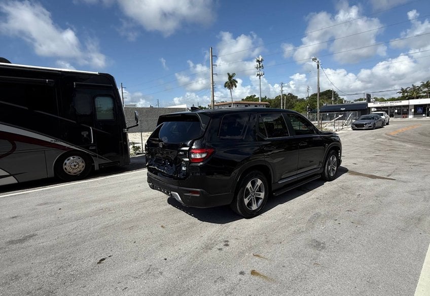 2025 Honda Pilot EX-L - 5FNYG2H42SB018649 photo 3