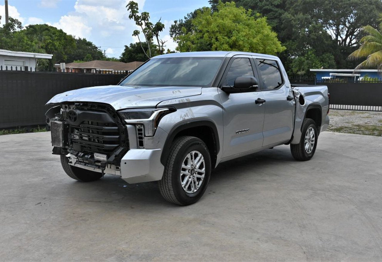 2025 Toyota Tundra SR5 - 5TFLA5AB5SX045131 photo 18