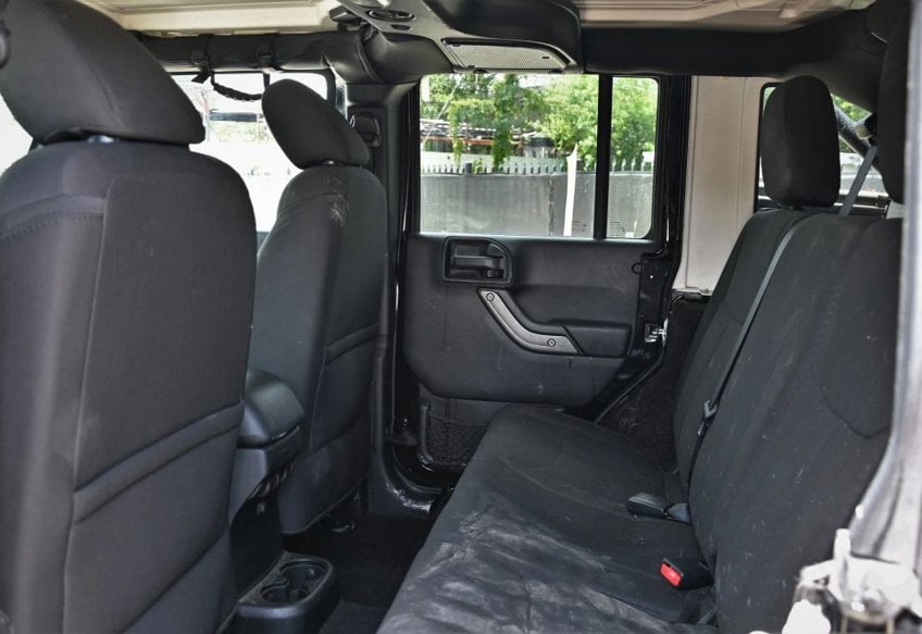 2017 Jeep Wrangler Unlimited Sport - 1C4BJWDG9HL639634 photo 24