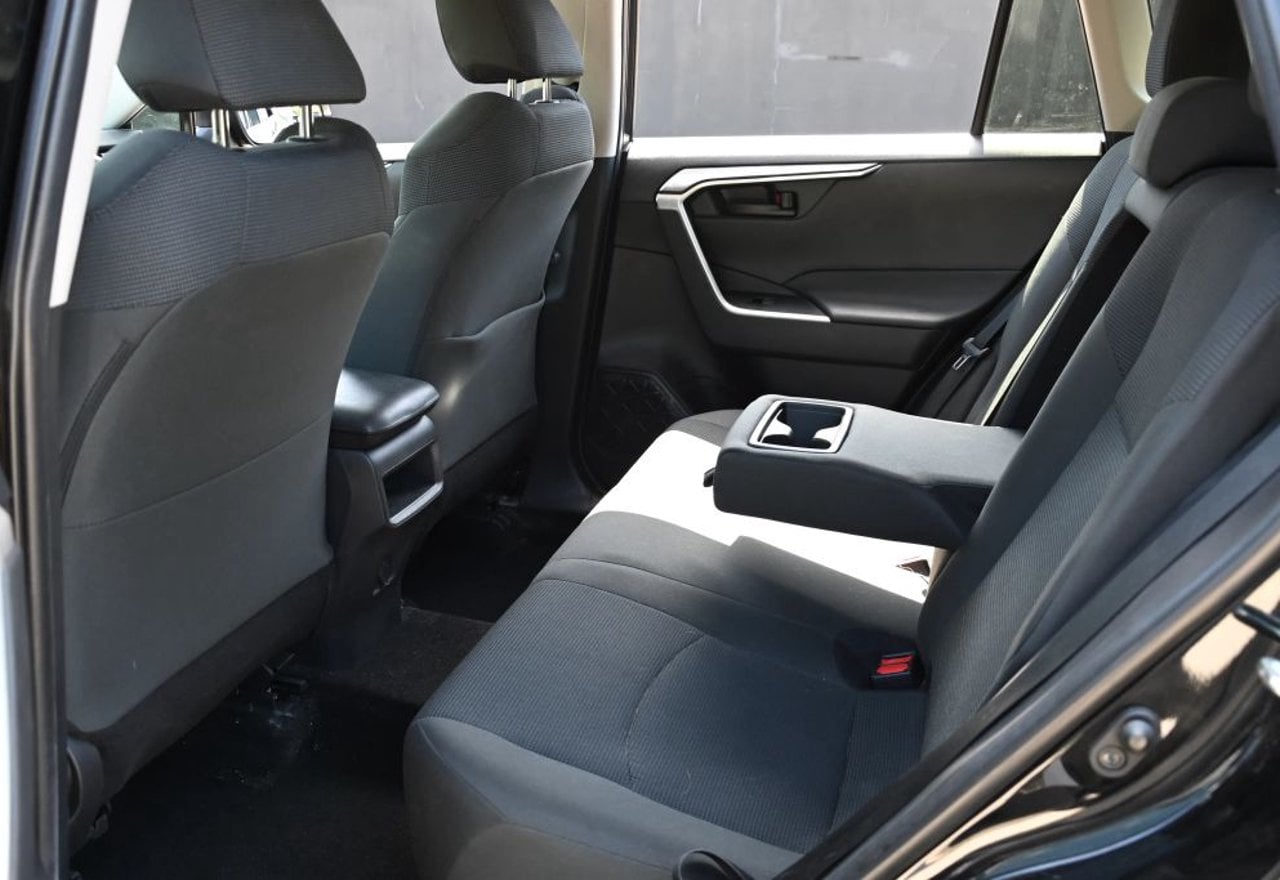 2020 Toyota RAV4 LE - 2T3H1RFV7LW083420 photo 28