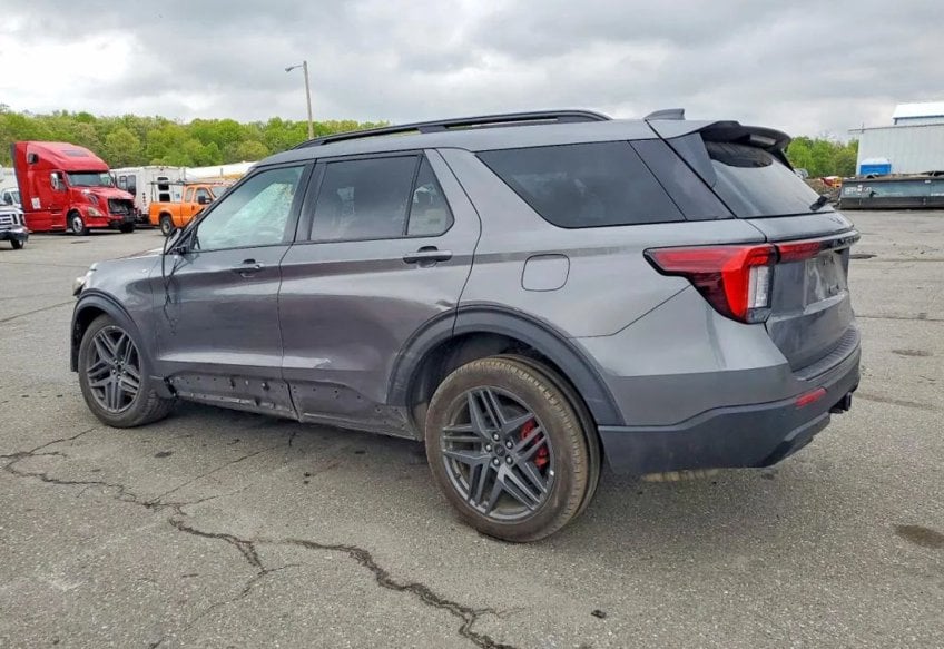 2025 Ford Explorer ST-Line - 1FMUK8KH5SGB37860 photo 3