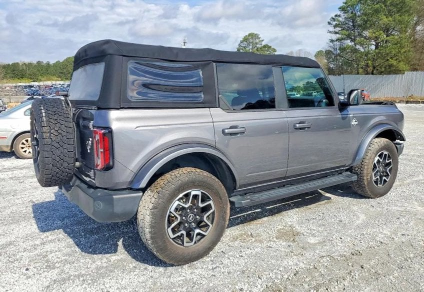 2022 Ford Bronco - 1FMDE5BH9NLB03051 photo 3