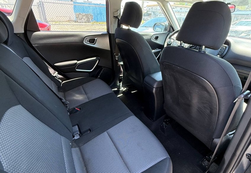 2020 Kia Soul - KNDJ23AU4L7106979 photo 13