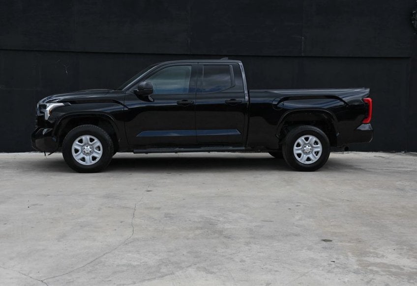 2025 Toyota Tundra SR - 5TFKB5DA5SX253666 photo 5