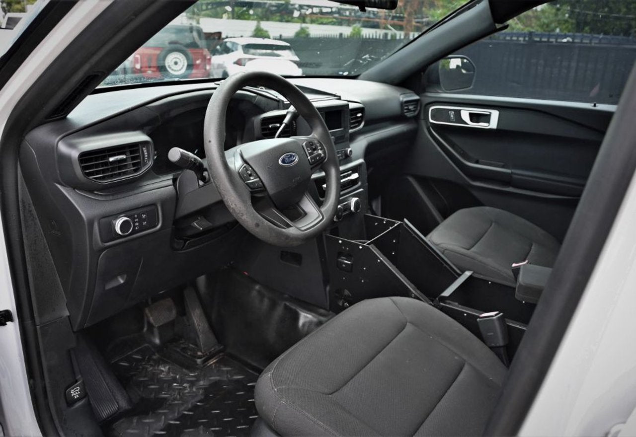2020 Ford Explorer Police Interceptor Utility - 1FM5K8AB2LGD00175 photo 22