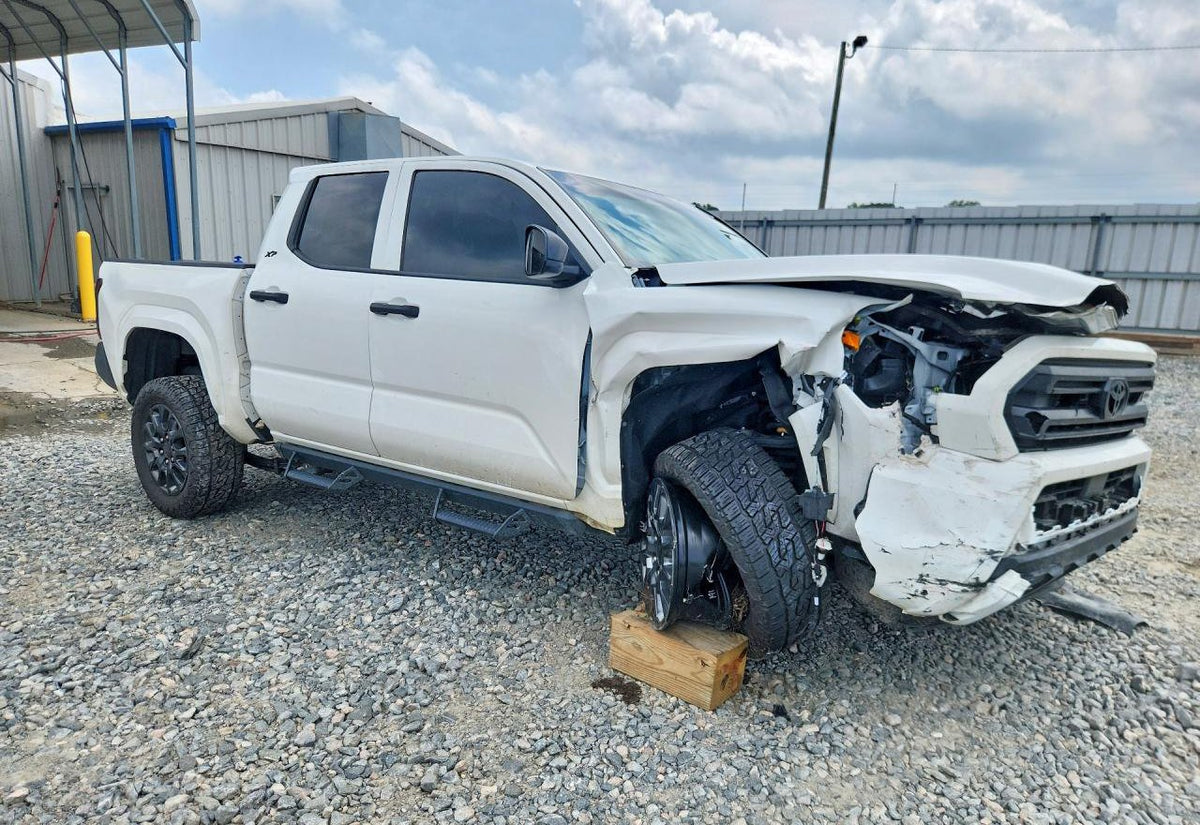2025 Toyota Tacoma SR - 3TYKD5HN8ST032368 photo 13