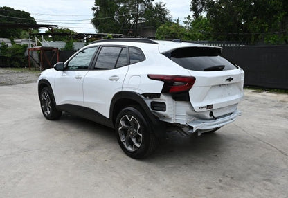2025 Chevrolet Trax LT - KL77LHEP9SC119819 photo 3