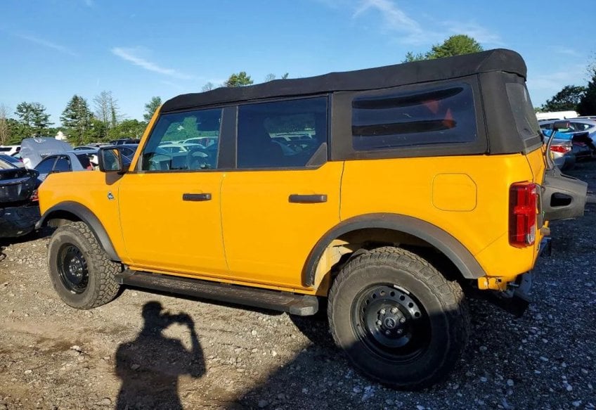 2021 Ford Bronco Black Diamond - 1FMEE5BH9MLA61046 photo 3