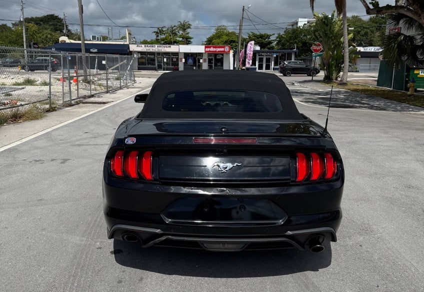 2020 Ford Mustang EcoBoost - 1FATP8UH5L5118713 photo 8