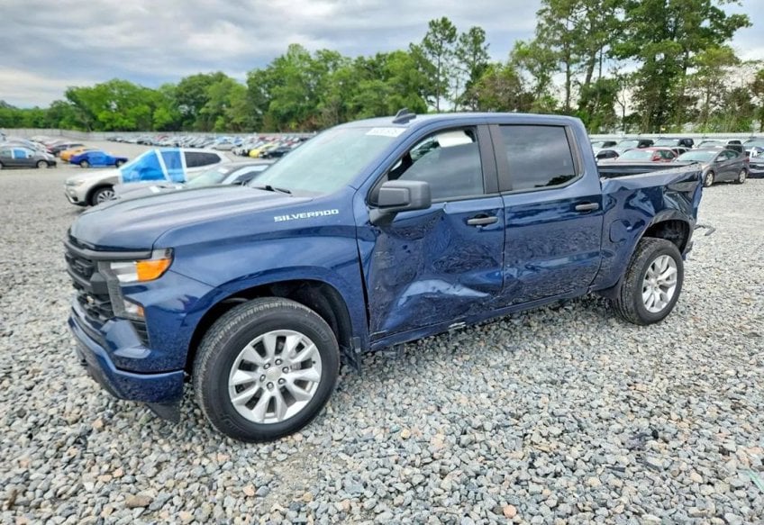 2022 Chevrolet Silverado 1500 Custom - 1GCPABEKXNZ590633 photo 2