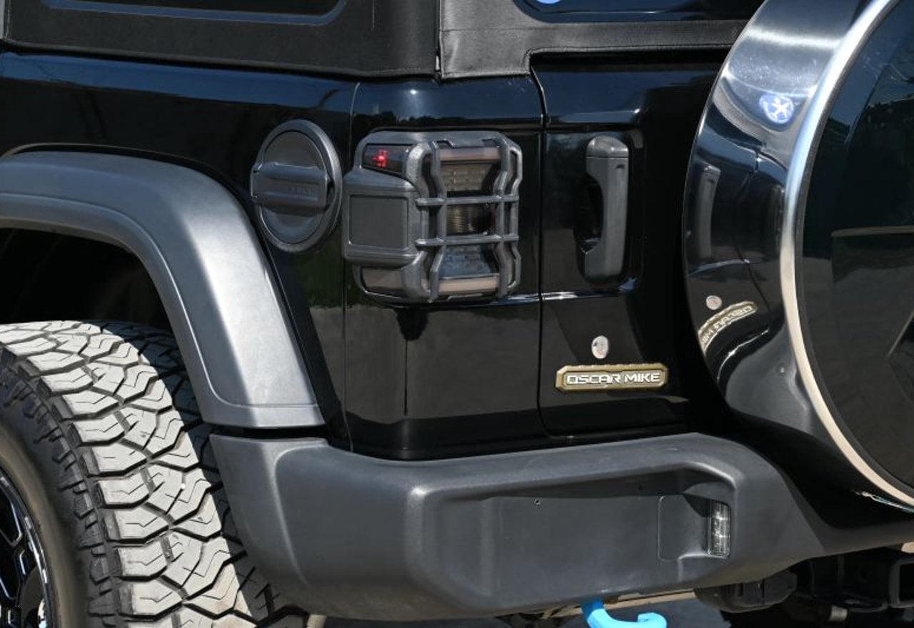 2020 Jeep Wrangler Unlimited Freedom Sport Utility 4D - 1C4HJXDG8LW250300 photo 130