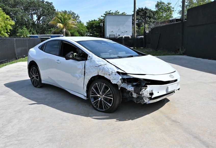 2023 Toyota Prius XLE - JTDACAAU1P3005039 photo 2