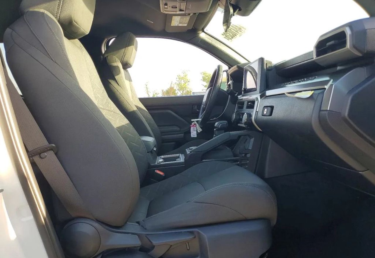 2025 Toyota Tacoma SR5 - 3TYKB5FN6ST028683 photo 19