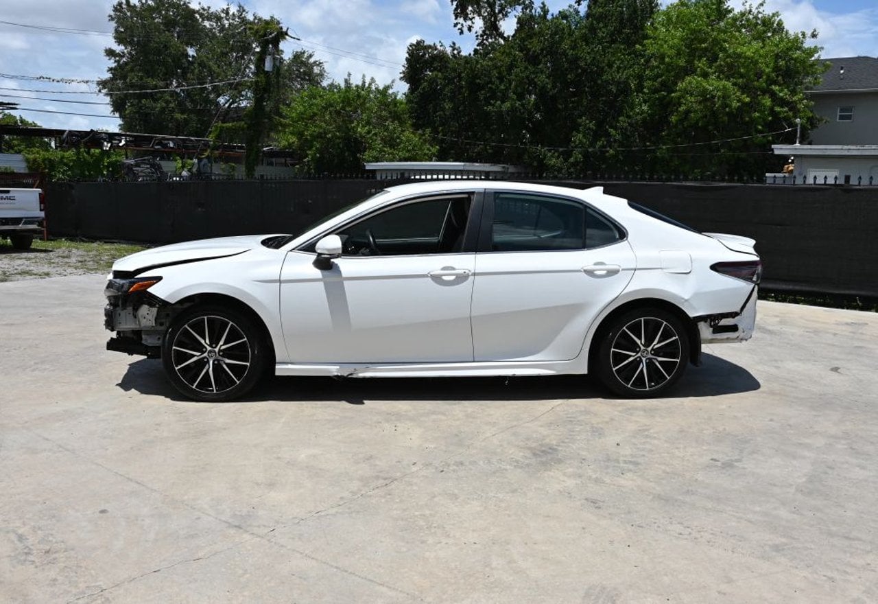 2022 Toyota Camry SE - 4T1G11AK6NU073192 photo 19