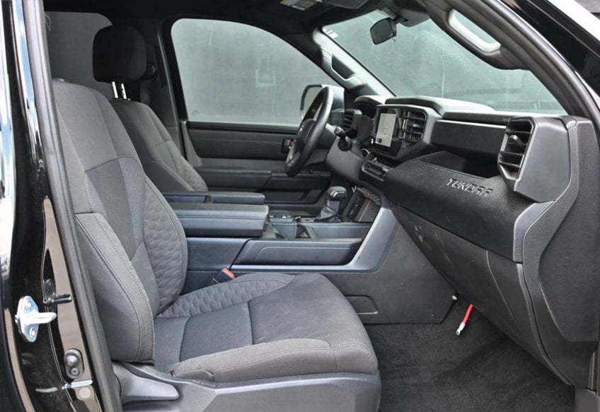 2025 Toyota Tundra SR - 5TFKB5DA5SX253666 photo 15
