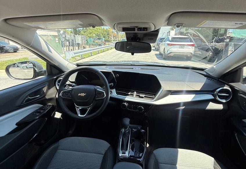 2024 Chevrolet Trax LT - KL77LHE27RC132891 photo 12