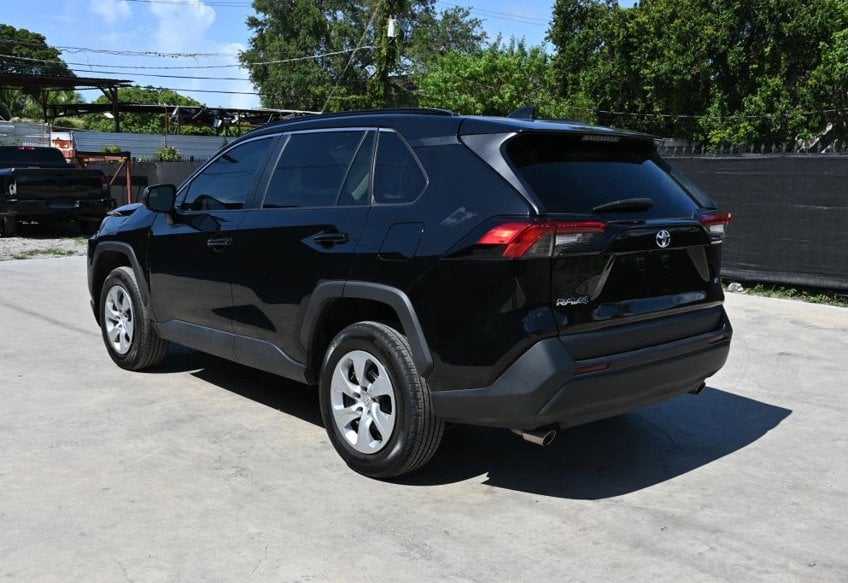 2020 Toyota RAV4 LE - 2T3H1RFV7LW083420 photo 3
