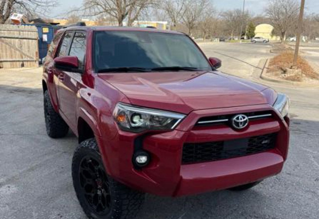2022 Toyota 4Runner SR5 Sport Utility 4D - JTEMU5JR6N5987936 photo 13