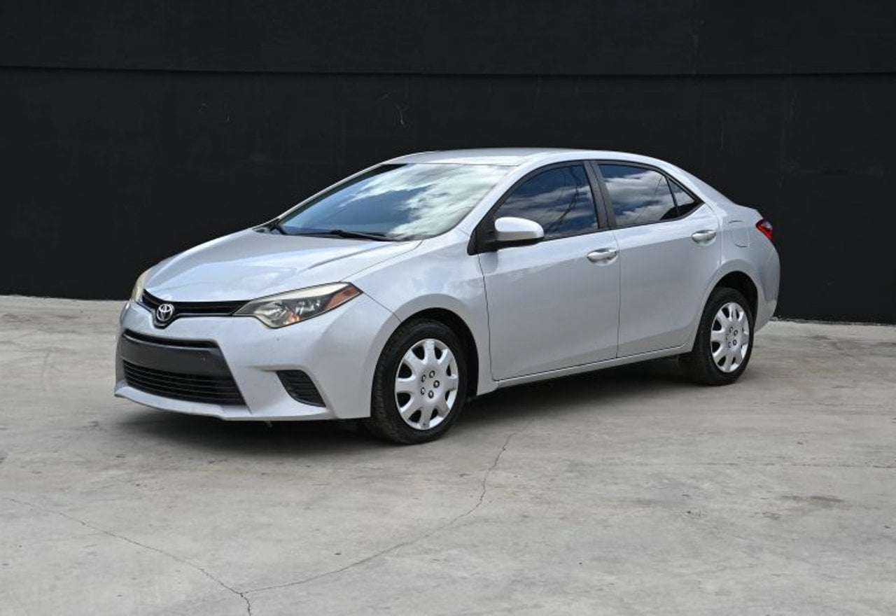 2015 Toyota Corolla LE Sedan 4D - 2T1BURHE8FC466517 photo 21
