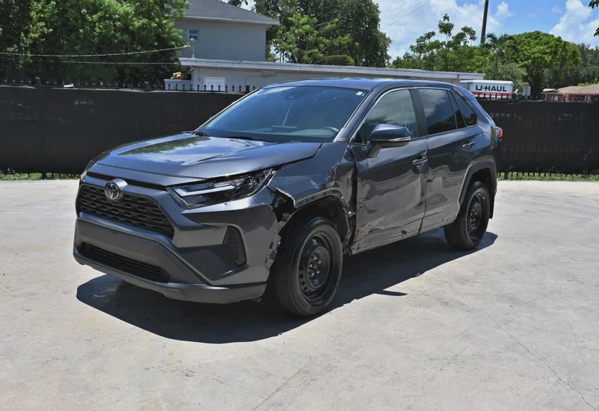 2024 Toyota RAV4 LE - 2T3K1RFV0RC302881 photo 2