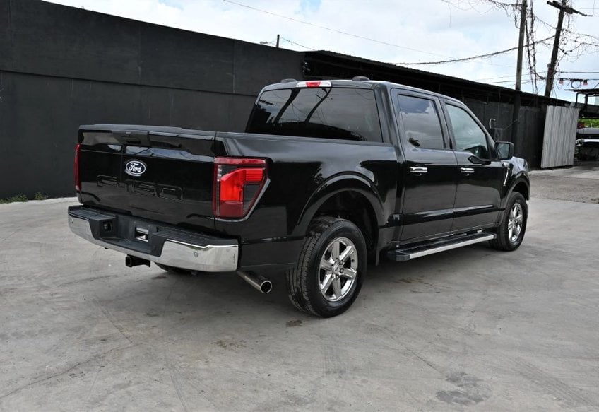 2025 Ford F-150 XLT Pickup 4D 5 1/2 ft - 1FTEW3KP3SKE14610 photo 3