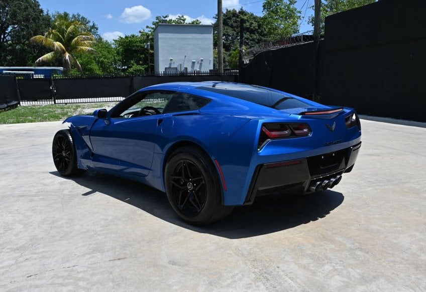 2015 Chevrolet Corvette Stingray - 1G1YB2D73F5109217 photo 3