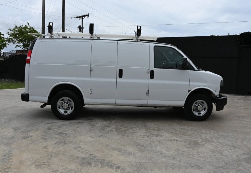 2024 Chevrolet Express 2500 - 1GCWGAF78R1179279 photo 5