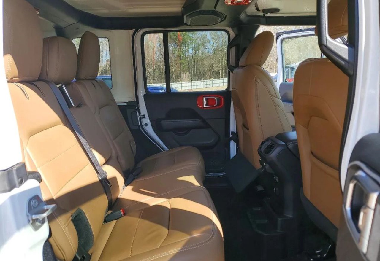 2021 Jeep Wrangler Unlimited Sahara - 1C4HJXEN6MW532689 photo 21